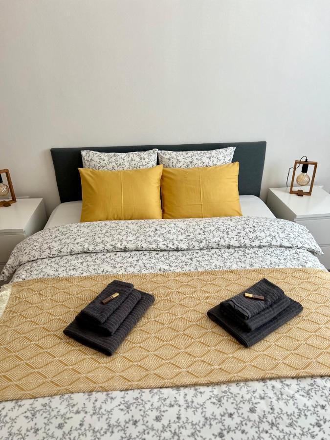 Apartment Robotnicka - 2 Bathrooms, 2 Bedrooms 班斯卡-比斯特里察 外观 照片
